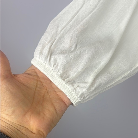 Torrid White Rayon Slub Smocked Bodice Long Sleeve Crop Blouse Size 1 - Picture 5 of 12